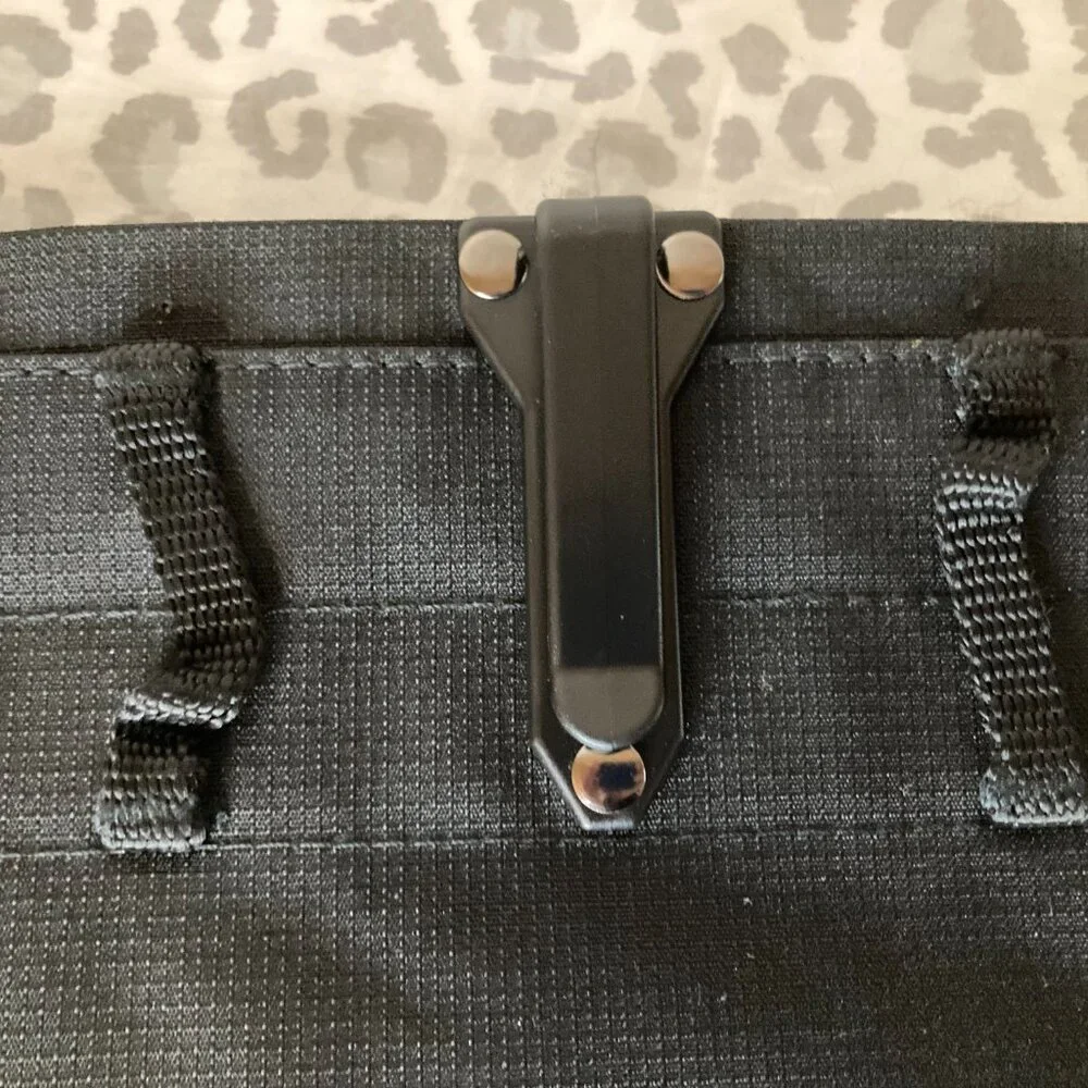 PetSafe Treat Pouch Sport (Black) - Dog/Puppy Training Aid 2 Pockets + Carabiner